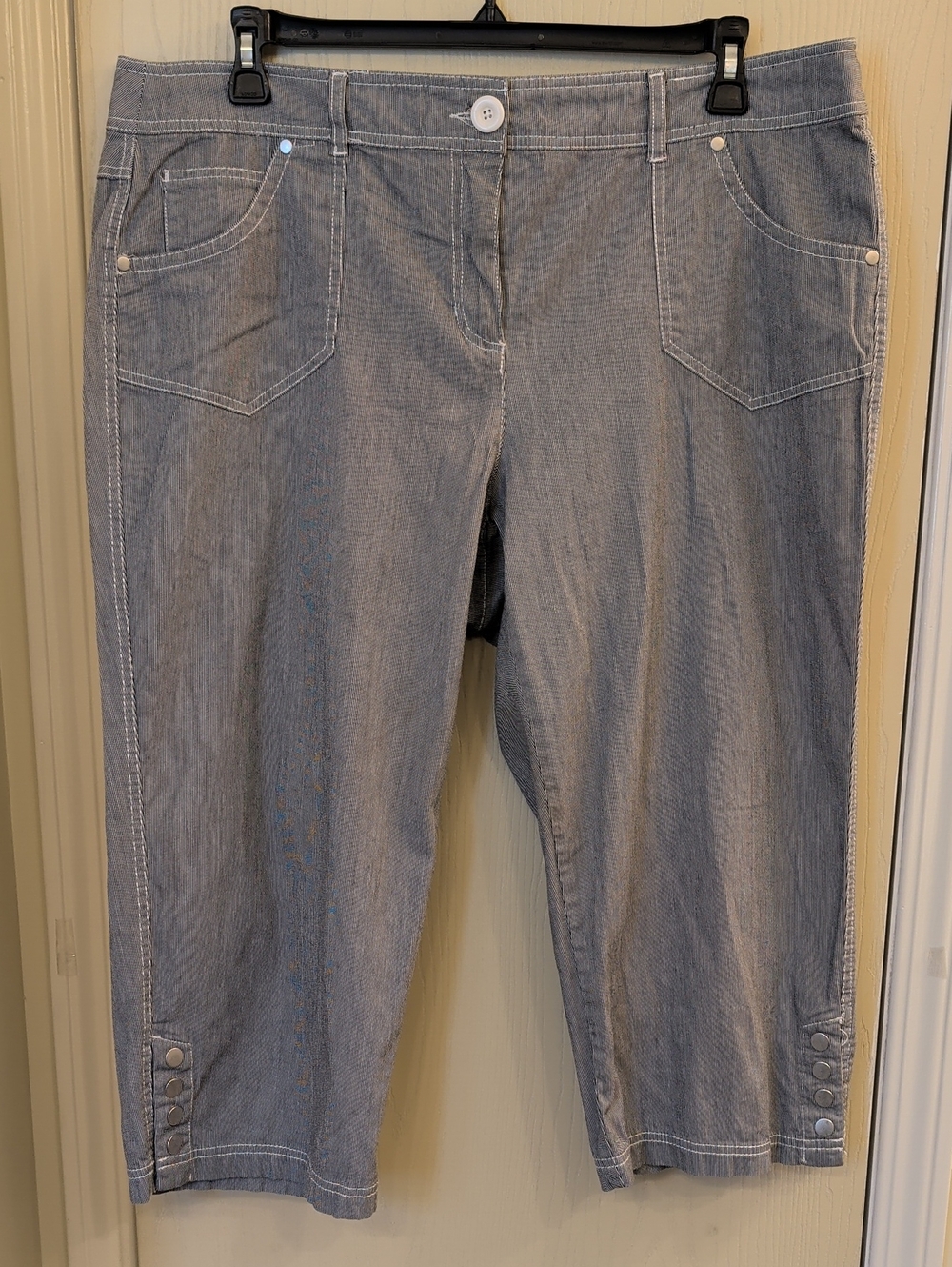 Style & Co. Light Blue Striped Capris | Women’s Size 18W | Snap Hem Detail